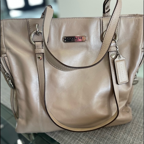 Coach Handbag - Picture 1 of 10